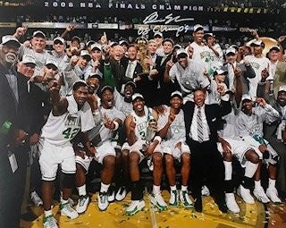 Brian Scalabrine Autographed 16x20 Photo - 02