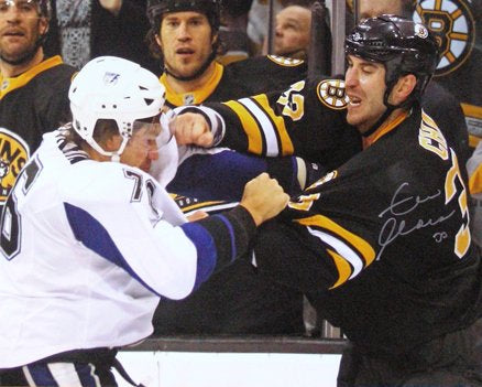 Zdeno Chara Autographed 16x20 Photo