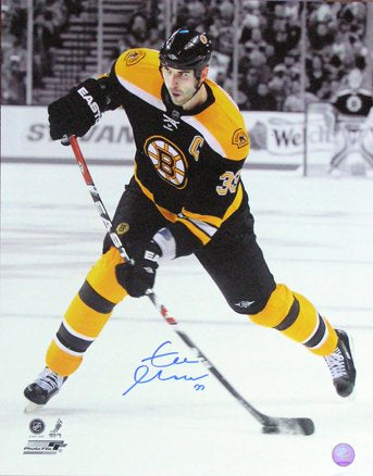 Zdeno Chara Autographed 16x20 Photo