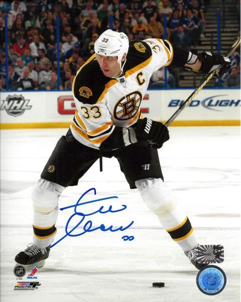 Zdeno Chara Autographed 16x20 Photo