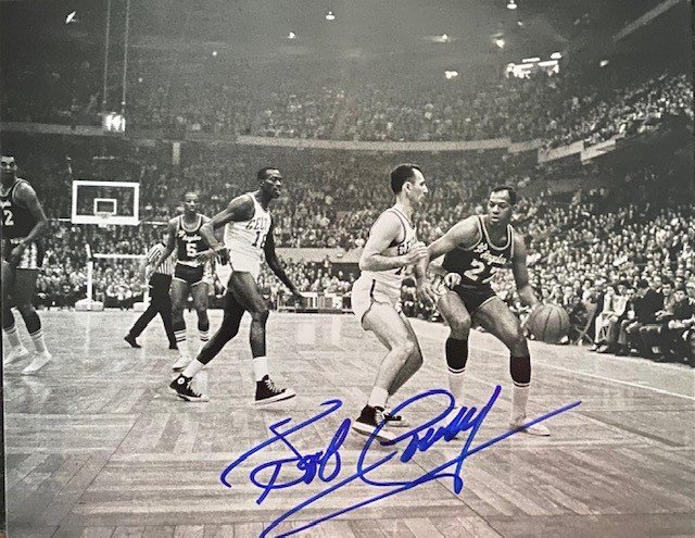 Bob Cousy Autographed 8x10 Photo - 09