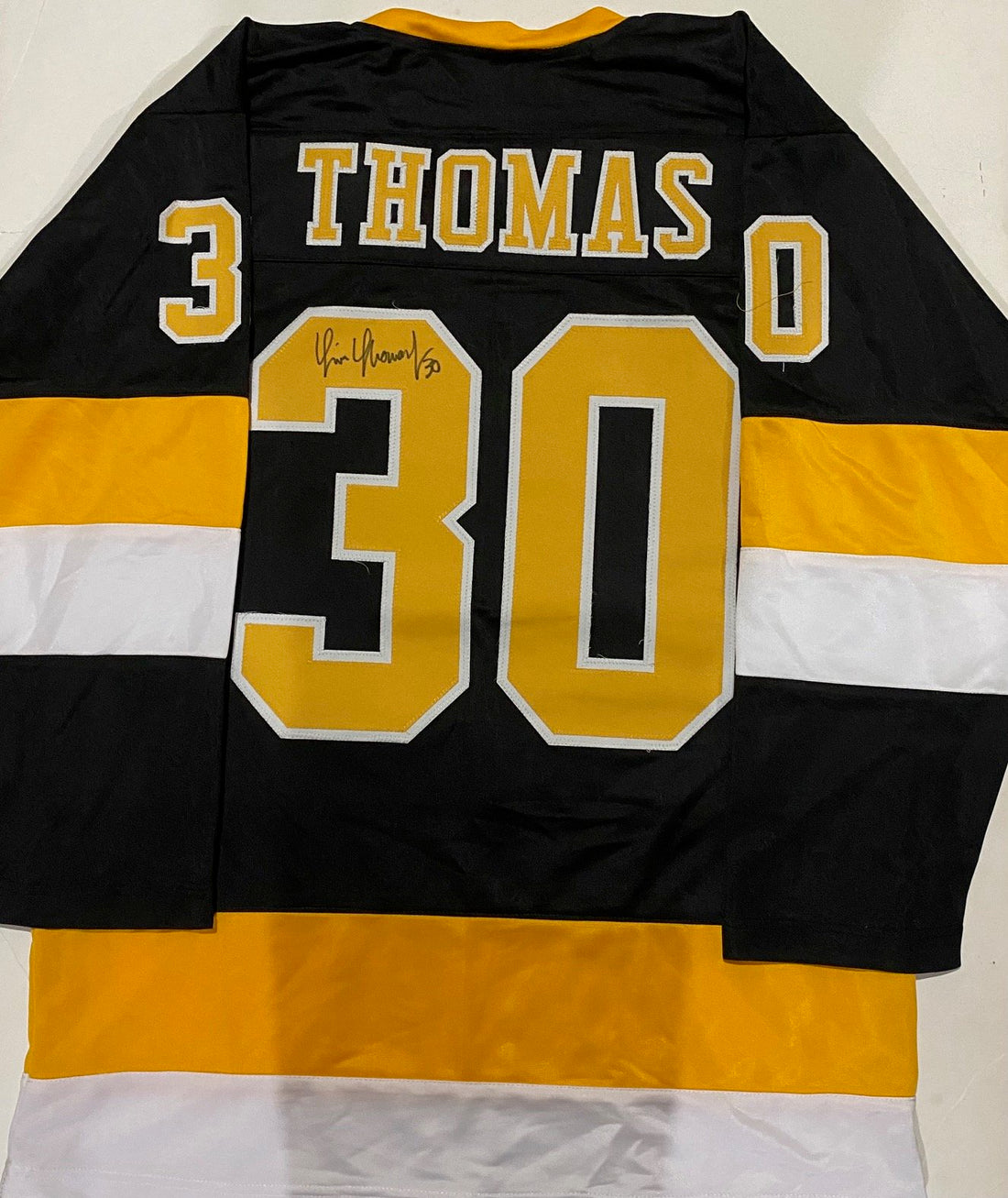 Tim Thomas Autographed Jersey-01