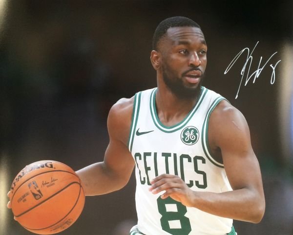 Kemba Walker Autographed 16x20 Photo - 09