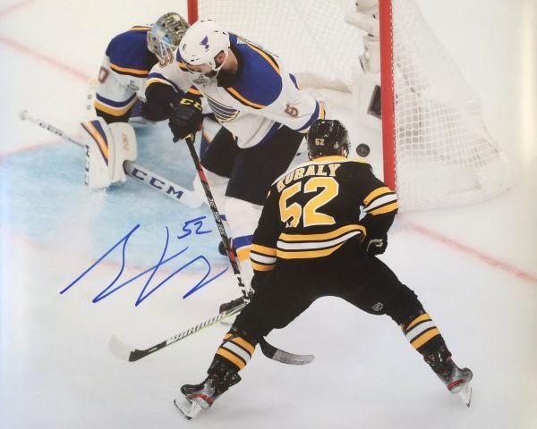 Sean Kuraly Autographed 16x20 Photo - 04