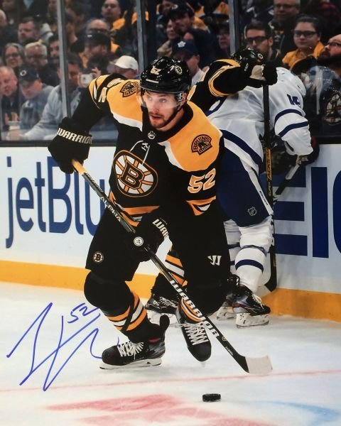 Sean Kuraly Autographed 16x20 Photo - 06