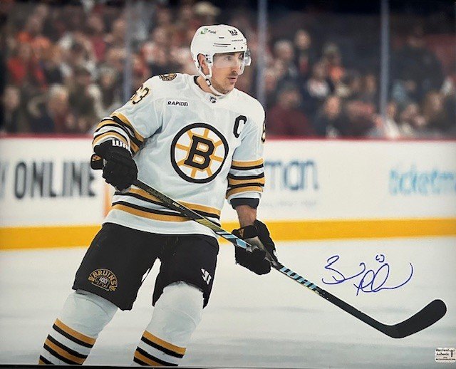 Brad Marchand Autographed 16x20 Photo - 06
