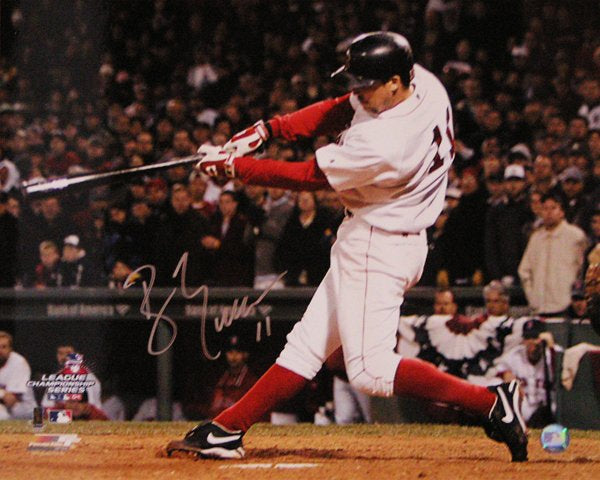 Bill Mueller Autographed 16x20 Photo - 05