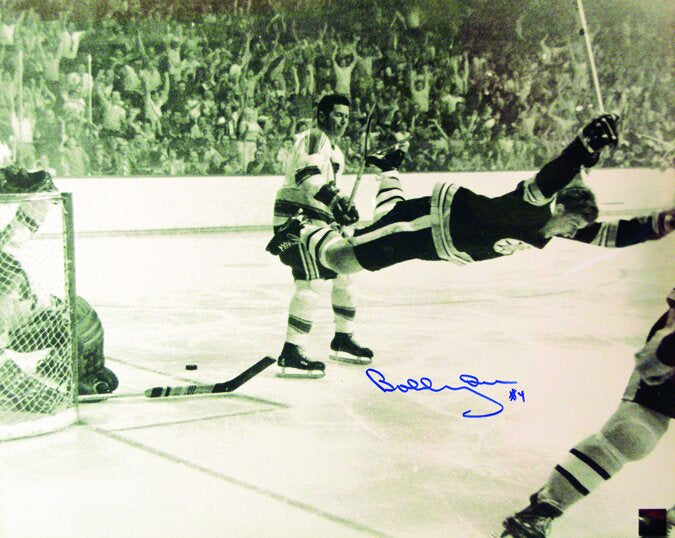 Bobby Orr Autographed 8x10 Photo - 01