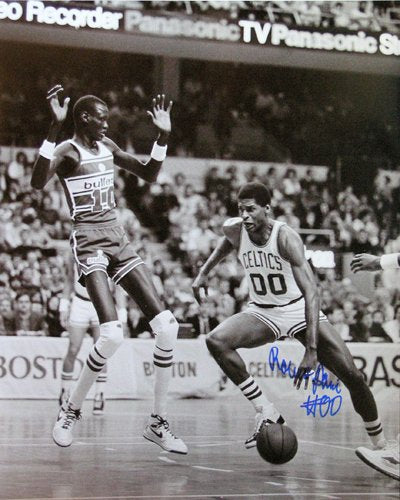 Robert Parish Autographed 16x20 Photo - 04