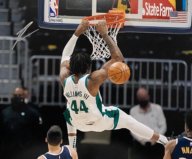 Robert Williams Autographed 16x20 Photo - 05