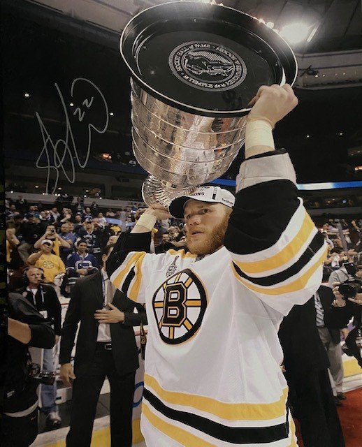 Shawn Thornton Autographed 16x20 Photo - 03
