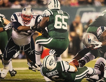 Vince Wilfork Autographed 16x20 Photo - 02