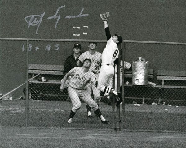 Carl Yastrzemski Autographed 8x10 Photo - 07
