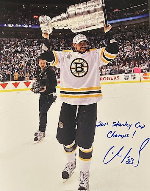 Chris Kelly signed Bruins Photo with Stanley Cup