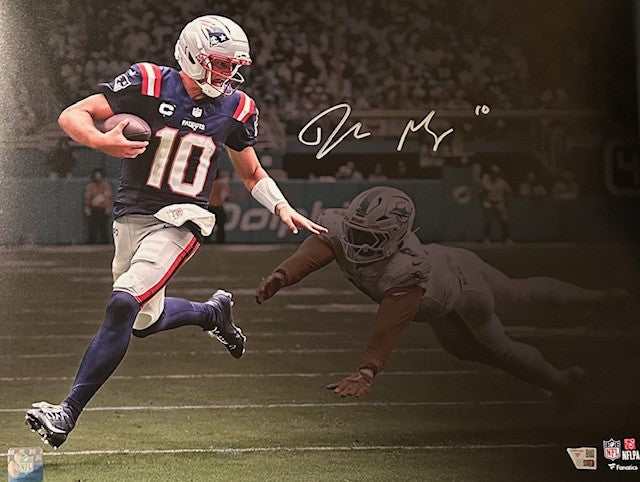 Drake Maye Patriots signed photo
