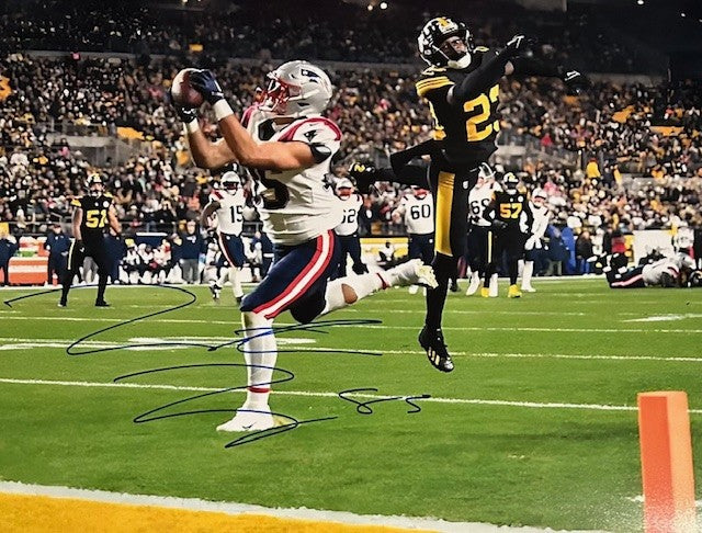 Hunter Henry signed touch down catch photo