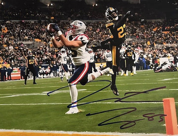 Hunter Henry Signed Patriots Photo 