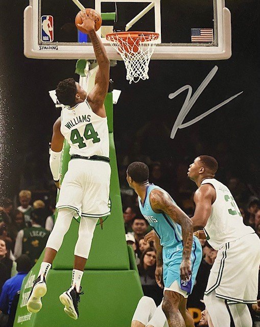 Robert Williams Autographed 8x10 Photo - 05